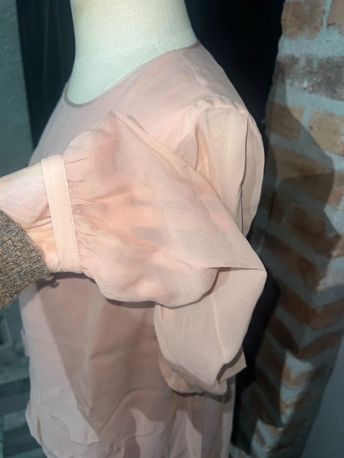 Magnifique robe  transparents au bras . Neuve - photo numéro 3