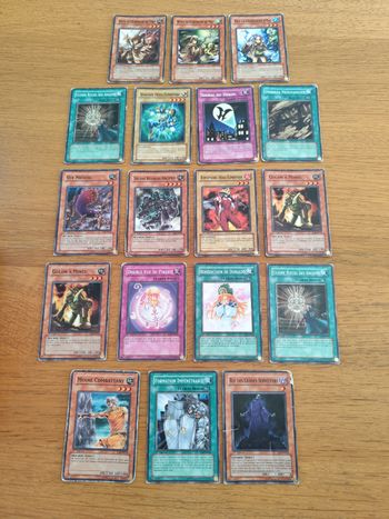 Lot 18 cartes Yu-Gi-Oh Anciennes TLM Le millenaire perdu édition 1