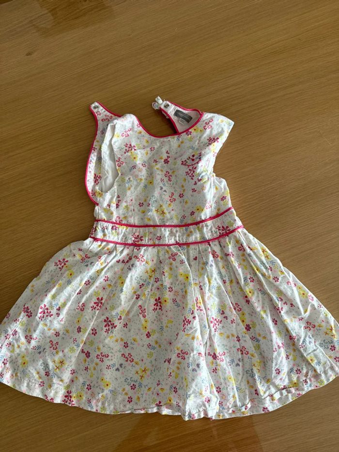 Robe blanche idéal cérémonie magnifique
