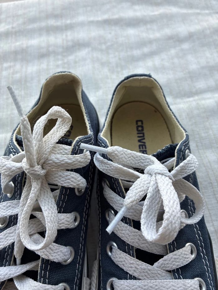Converse taille basse bleu marine T29 en excellent état - photo numéro 6