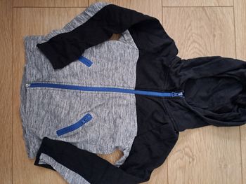 Gilet à capuche
