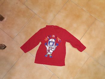 Tee shirt manche longue rouge ours espace 12 mois