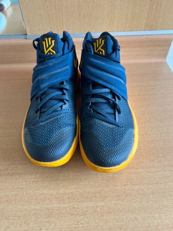 Nike Kyrie 2 Cavs