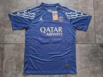 MAILLOT DE FOOT PSG TAILLE M NEUF