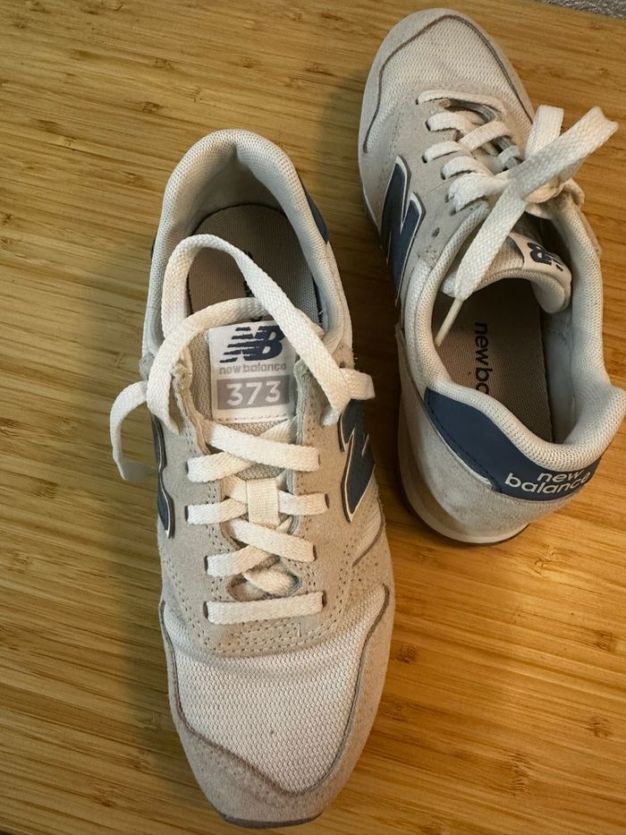 New Balance 373
