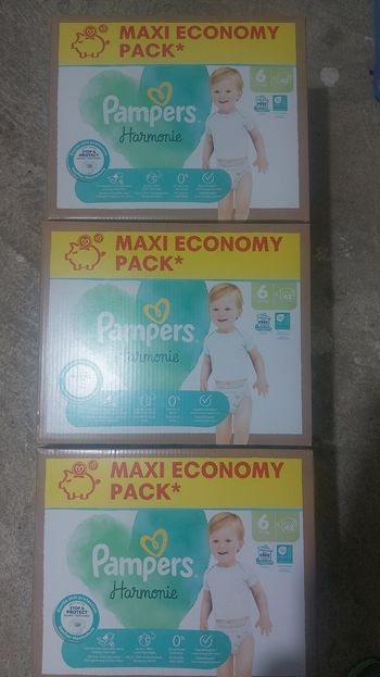 Couche pampers taille 6harmonie 62couche par carton soit 186couche pour 52euro