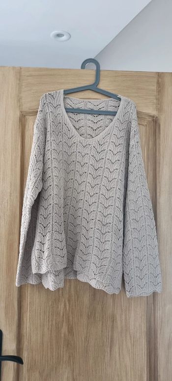 Pull beige rosé ajouré