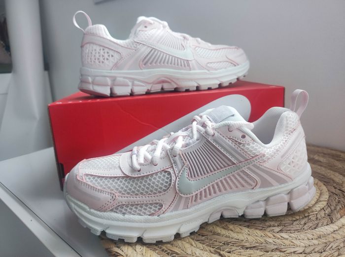 Baskets Nike vomero 5 - photo numéro 2
