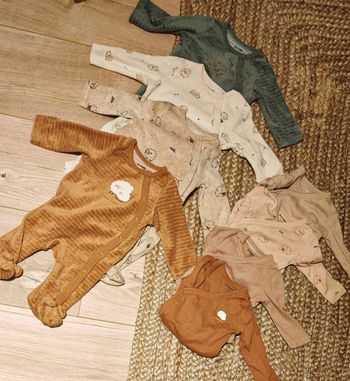 Lot de pyjamas et bodies bébé 1 mois kiabi 