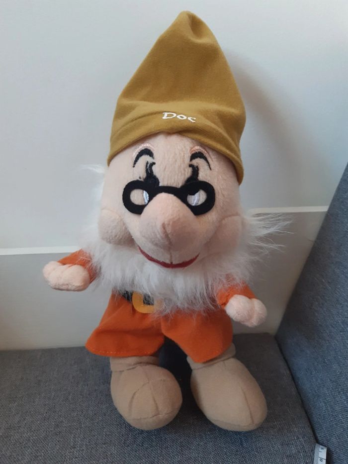 Peluche / Doudou Disney Sega : Nain Doc Blanche Neige