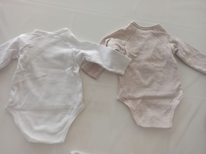 Lot pyjamas bodies 6 mois - photo numéro 4