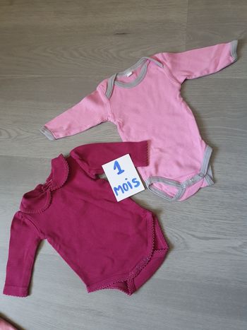 Bodies 1mois fille