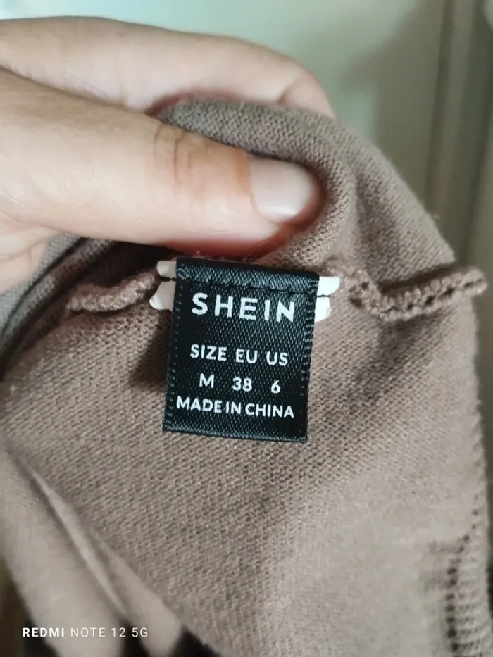 Jolie pull taille M - photo numéro 5
