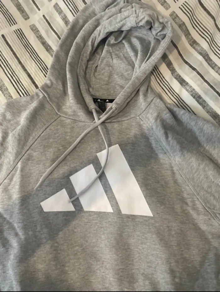 Sweat à capuches Adidas taille L - photo numéro 2