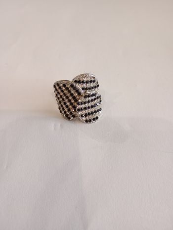 Bague strass blancs et noirs