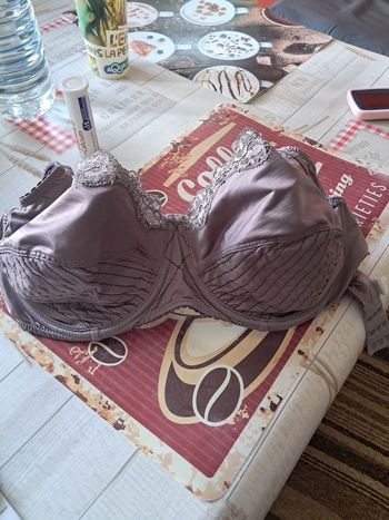 Soutien-gorge gris à armatures VFB taille 100E