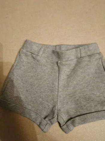 Short gris clair 3 mois