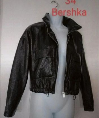 Blouson avec capuche femme.34..