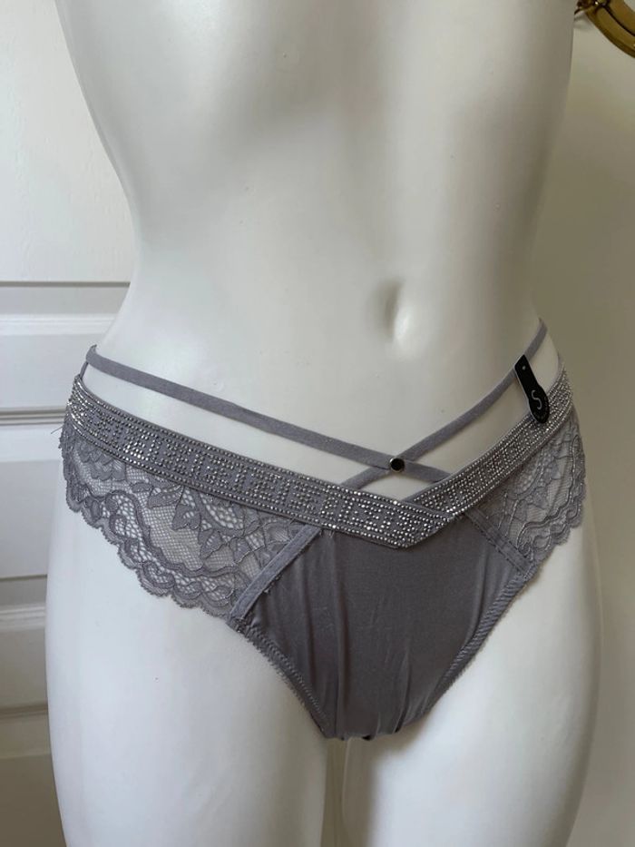 Tanga à strass - photo numéro 3