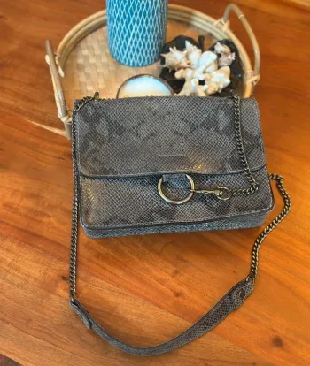 Sac en cuir imprimé python noir et gris – Chaîne métal ajustable – Borse in Pelle