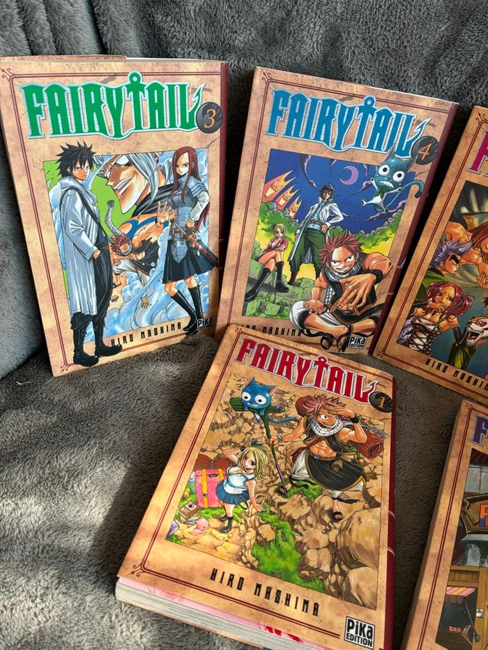 Lot livres mangas Fairy Tail - photo numéro 2