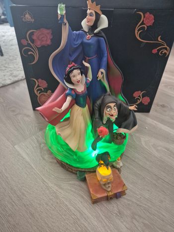 Superbe figurine Disney Blanche neige 