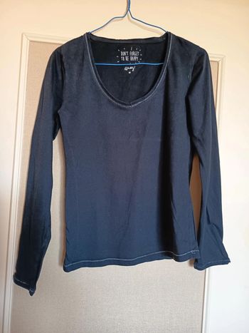 Tee-shirt manches longues.
