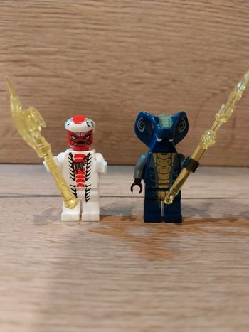 Figurines type lego 2 serpents Ninjago