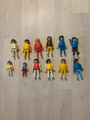 Lot n5 de 12 personnages playmobil, hommes femme enfant très bon état