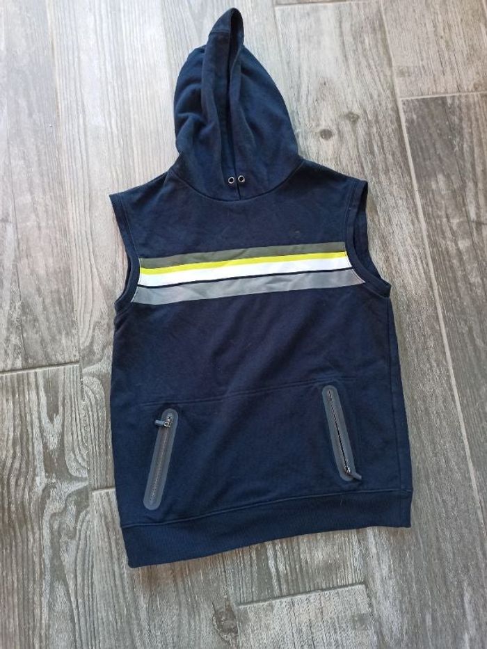Sweat sans manche