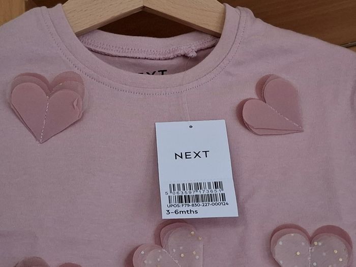 T-shirt rose à cœurs
/ Next / 3-6 mois - photo numéro 3