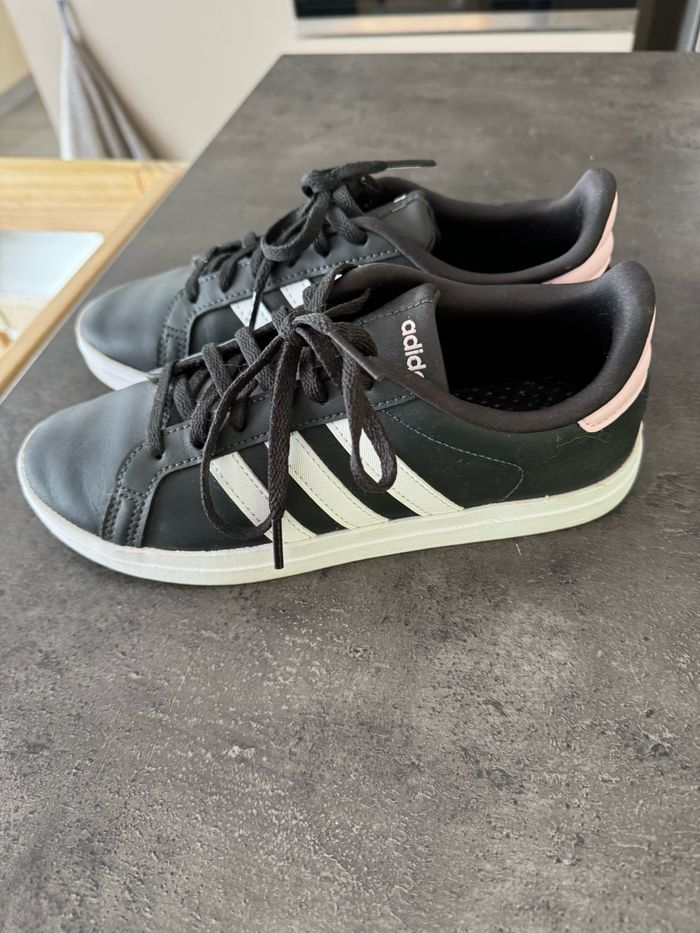 Basket Adidas taille 36 - photo numéro 2