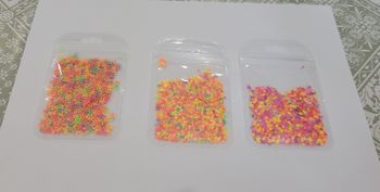 LOT DE 3 SACHETS CONFETTIS DECO DE TABLE ETOILES FLUO DISCO ANNEE 80 SOIREE FETE