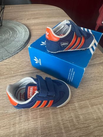Basket enfant Adidas taille 18