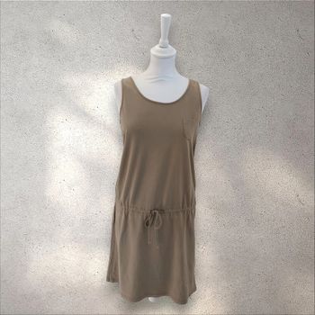 Robe en coton fluide sans manche kaki taille 40
