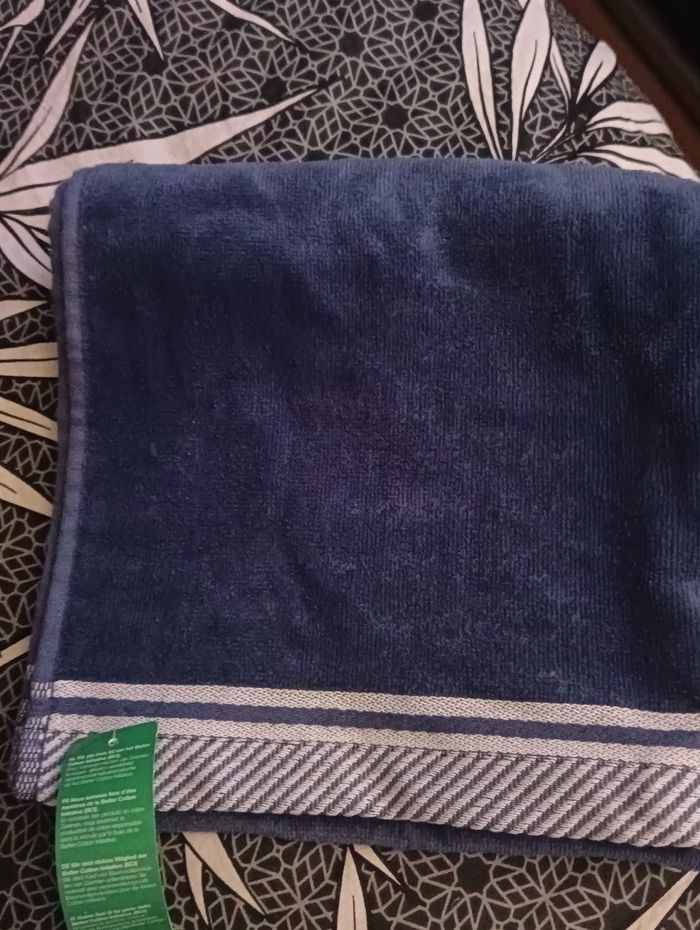 Serviette de bain 100 cm X 50 cm NEUF