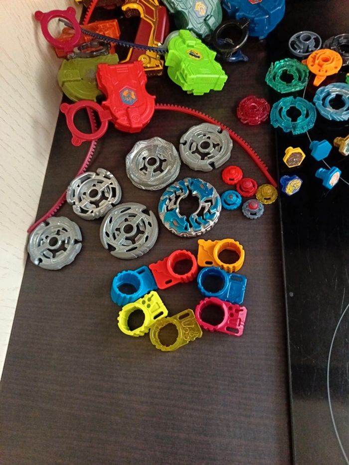 Lot toupies Beyblade - photo numéro 3
