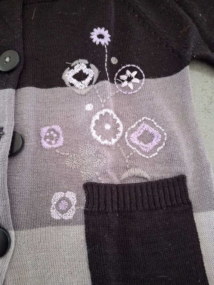 Gilet - 6 ans - - photo numéro 2