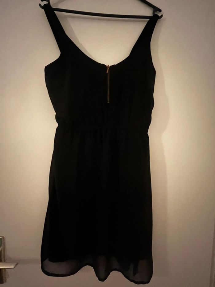 Robe noire - photo numéro 4