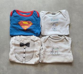 Lot bodys ML 3 mois