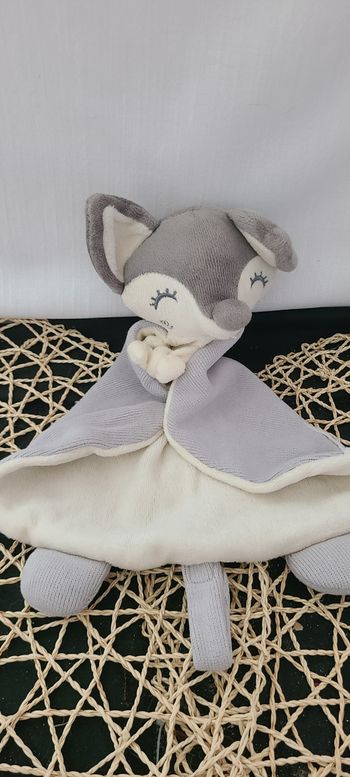 Renard VACO gris et blanc