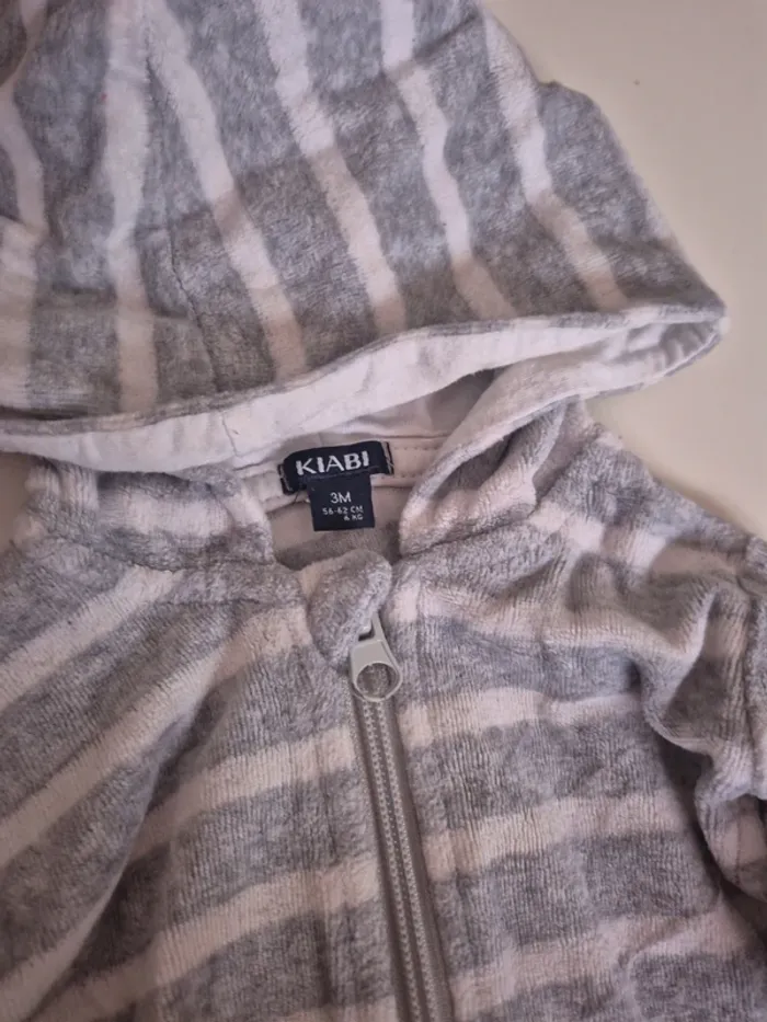 Gilet à capuche 3 mois - photo numéro 3