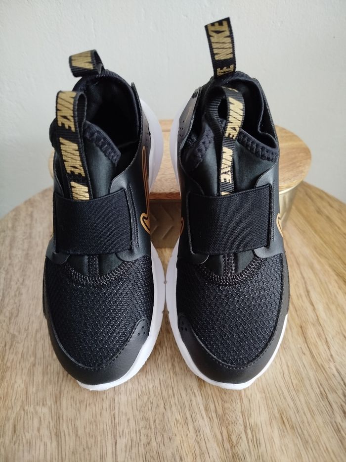 Baskets T 28,5 - photo numéro 2