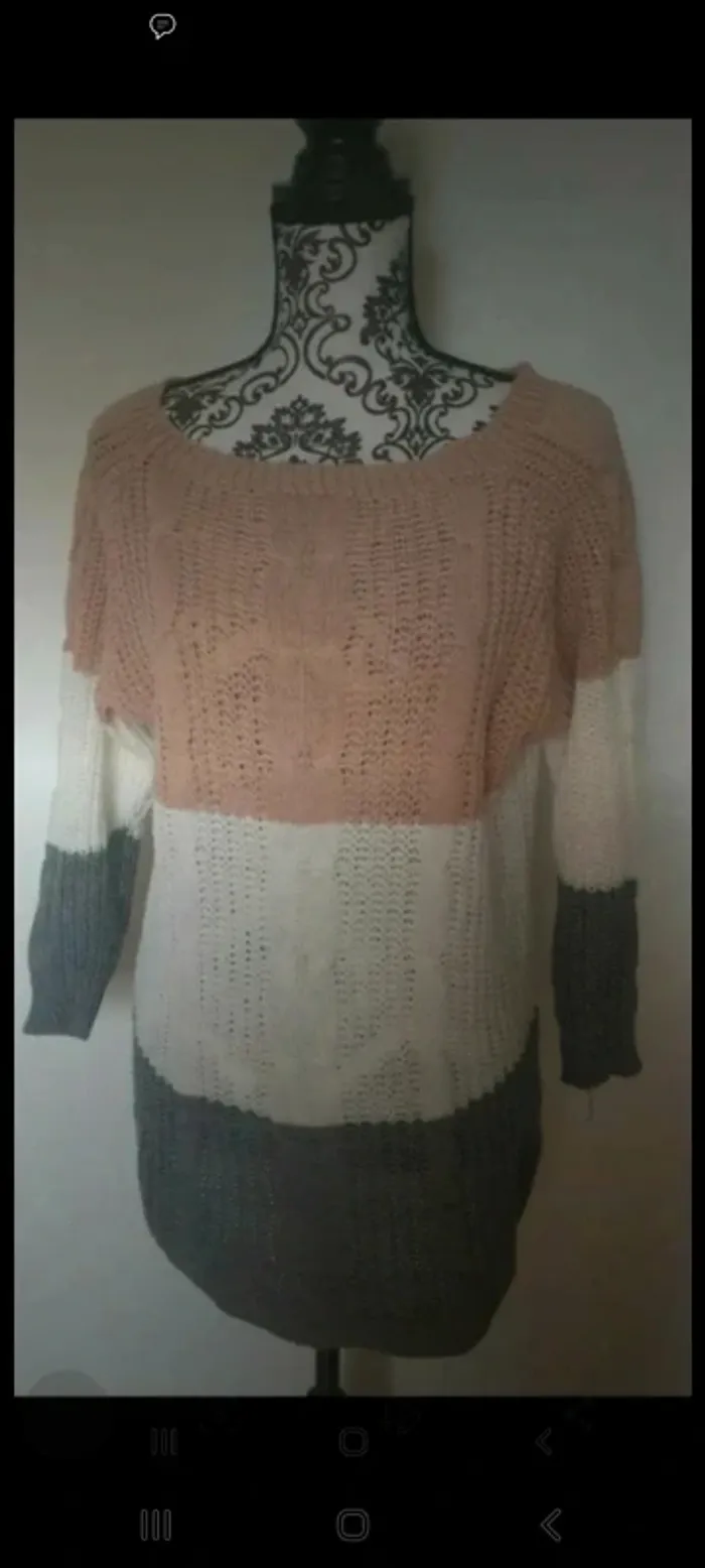 Pull vendu  à l unité ou en lot - photo numéro 11