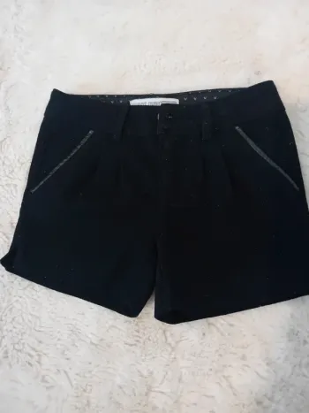 Short fille
