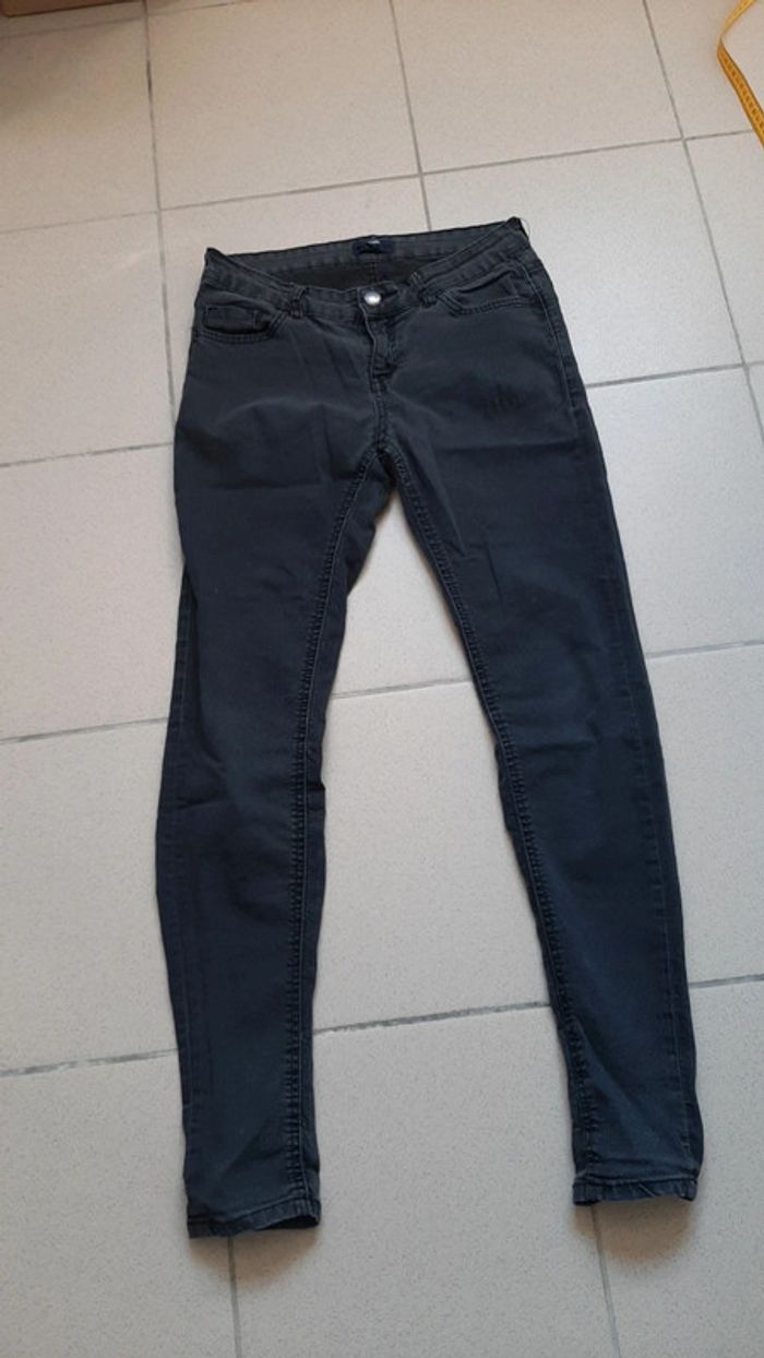 Jean noir taille 38