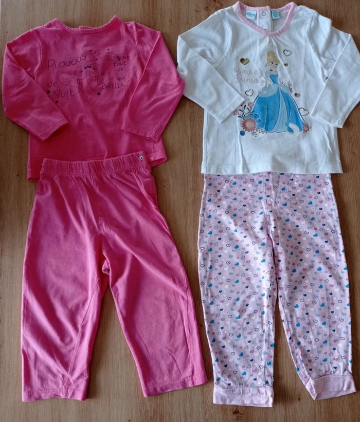 Pyjamas taille 23 mois
