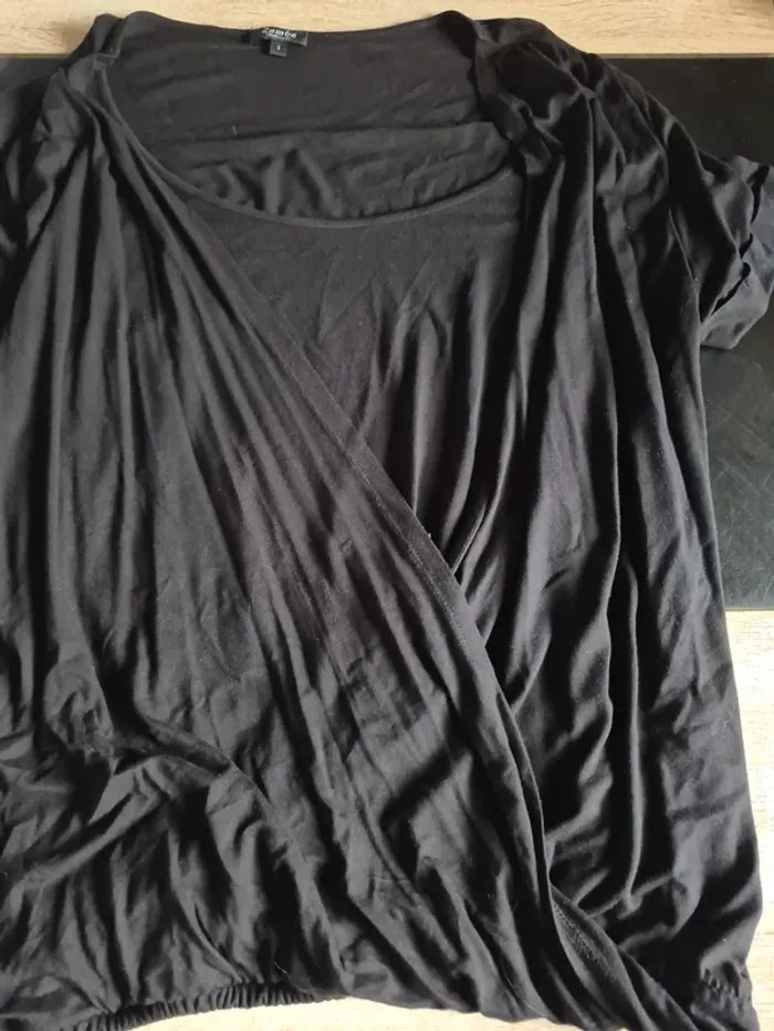 Tee-shirt cache coeur