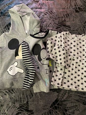 Lot 3 pièces 2manches longue + 1 pull disney mickey