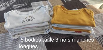 Bodies taille 3 mois manches longues